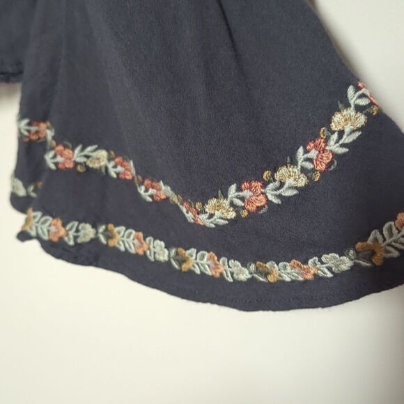 American Eagle Charcoal Floral Long Sleeve Blouse - Picture 4 of 8